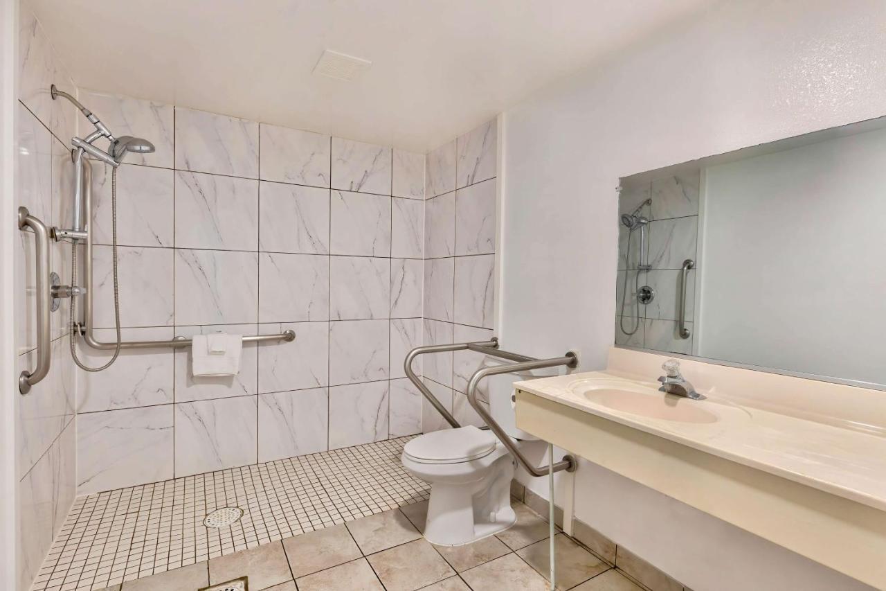 Motel 6-Falls Church, Va - Arlington Boulevard Eksteriør bilde